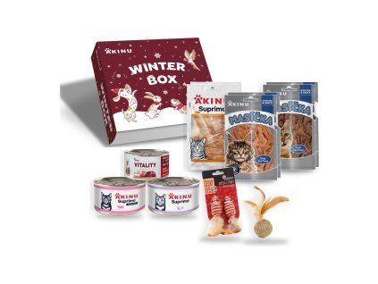 Packshot vánočního boxu Akinu Farmářská degustace (295051) na bílém pozadí, 1000 × 1000 px. Krabice WINTER BOX + 3 konzervy (SUPRIMO SELECTION vepřové 263038, SUPRIMO mleté s králičím 263034, VITALITY kuřecí & kachní 263015), 6 sáčků pamlsků (2× SUPRIMO kuřecí plátky 282032, 2× MASÍČKA králičí nudličky 216683, 2× MASÍČKA jehněčí kousky 204815), myška sisal s pírky 292033 a míček ze šanty 450230. Složeno z oficiálních maket a packshotů produktů.