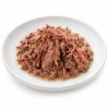 Solo surovina — Vitality Hovězí jemně krájená svalovina 400 g 263000, mokré krmivo na bílém talíři, podle vzoru 263039. Referenční fotka suroviny v Heliosu má nízké rozlišení.